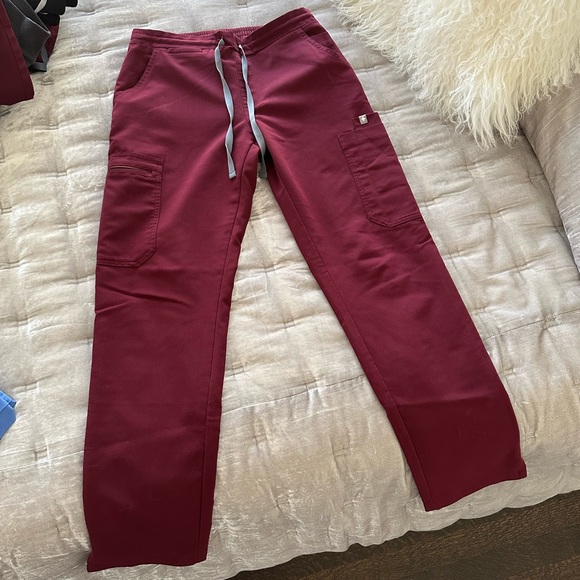 Yola- skinny scrub pants - Picture 2 of 3